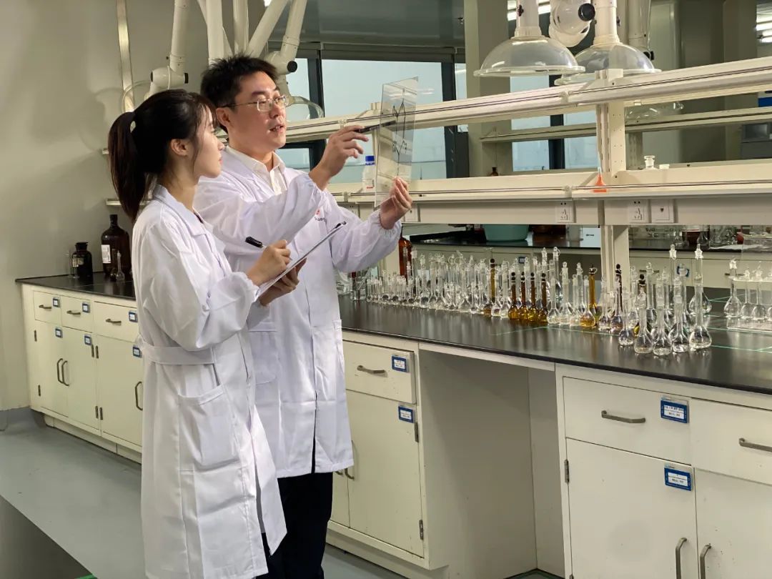 ONE游戏官网-皇马巴塞赞助商